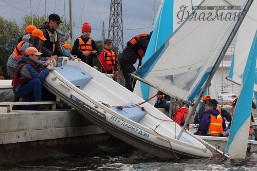 Спуск на воду яхты Иту Лариу Ден